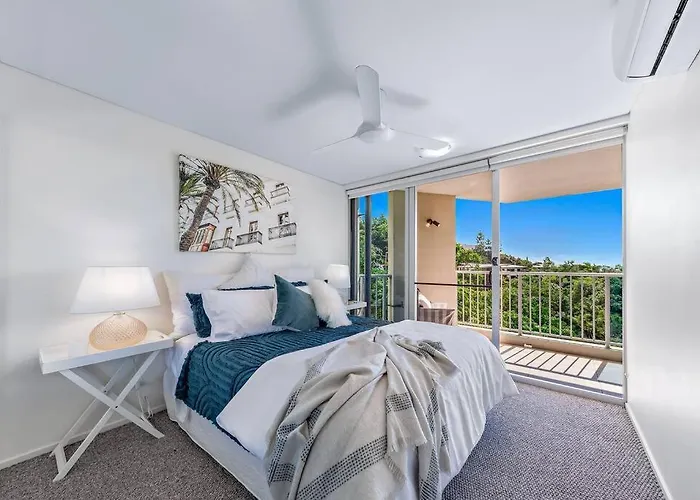 Large, Luxurious Townhouse Stunning Oceanviews